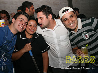 Atol comemora o aniversário de 5 anos no Espaço Pinheiros Atol comemora o aniversário de 5 anos no Espaço Pinheiros