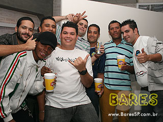 Atol comemora o aniversário de 5 anos no Espaço Pinheiros Atol comemora o aniversário de 5 anos no Espaço Pinheiros