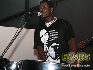 Atol comemora o aniversário de 5 anos no Espaço Pinheiros Atol comemora o aniversário de 5 anos no Espaço Pinheiros