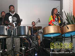 Atol comemora o aniversário de 5 anos no Espaço Pinheiros Atol comemora o aniversário de 5 anos no Espaço Pinheiros