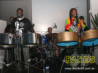 Atol comemora o aniversário de 5 anos no Espaço Pinheiros Atol comemora o aniversário de 5 anos no Espaço Pinheiros