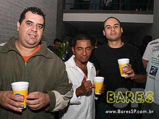 Atol comemora o aniversário de 5 anos no Espaço Pinheiros Atol comemora o aniversário de 5 anos no Espaço Pinheiros