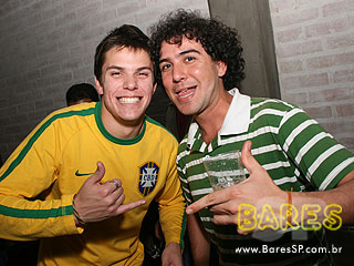 Atol comemora o aniversário de 5 anos no Espaço Pinheiros Atol comemora o aniversário de 5 anos no Espaço Pinheiros