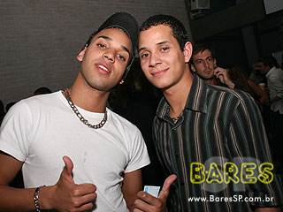 Atol comemora o aniversário de 5 anos no Espaço Pinheiros Atol comemora o aniversário de 5 anos no Espaço Pinheiros