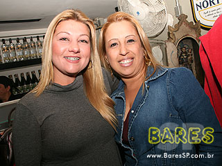 Neste domingo o Bar Santo Antônio agitou o público com repertório sertanejo Neste domingo o Bar Santo Antônio agitou o público com repertório sertanejo