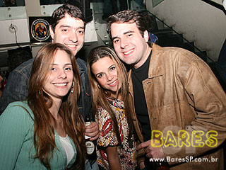 Neste domingo o Bar Santo Antônio agitou o público com repertório sertanejo Neste domingo o Bar Santo Antônio agitou o público com repertório sertanejo