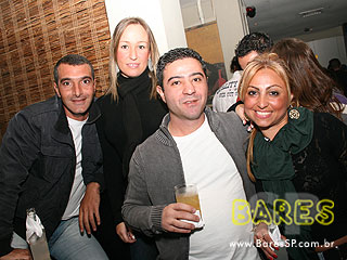 Neste domingo o Bar Santo Antônio agitou o público com repertório sertanejo Neste domingo o Bar Santo Antônio agitou o público com repertório sertanejo