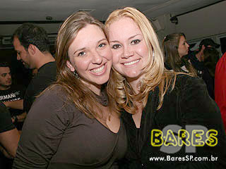 Neste domingo o Bar Santo Antônio agitou o público com repertório sertanejo Neste domingo o Bar Santo Antônio agitou o público com repertório sertanejo