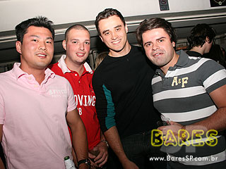 Neste domingo o Bar Santo Antônio agitou o público com repertório sertanejo Neste domingo o Bar Santo Antônio agitou o público com repertório sertanejo