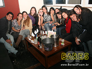 Neste domingo o Bar Santo Antônio agitou o público com repertório sertanejo Neste domingo o Bar Santo Antônio agitou o público com repertório sertanejo