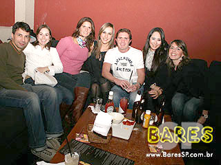 Neste domingo o Bar Santo Antônio agitou o público com repertório sertanejo Neste domingo o Bar Santo Antônio agitou o público com repertório sertanejo