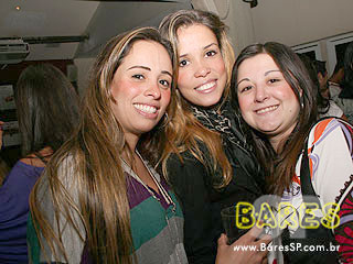 Neste domingo o Bar Santo Antônio agitou o público com repertório sertanejo Neste domingo o Bar Santo Antônio agitou o público com repertório sertanejo