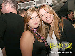 Neste domingo o Bar Santo Antônio agitou o público com repertório sertanejo Neste domingo o Bar Santo Antônio agitou o público com repertório sertanejo