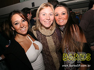 Neste domingo o Bar Santo Antônio agitou o público com repertório sertanejo Neste domingo o Bar Santo Antônio agitou o público com repertório sertanejo