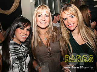 Neste domingo o Bar Santo Antônio agitou o público com repertório sertanejo Neste domingo o Bar Santo Antônio agitou o público com repertório sertanejo