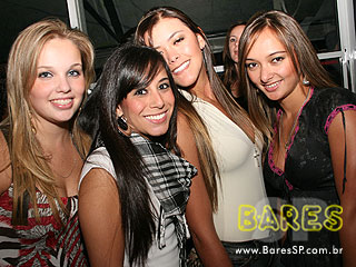 Neste domingo o Bar Santo Antônio agitou o público com repertório sertanejo Neste domingo o Bar Santo Antônio agitou o público com repertório sertanejo