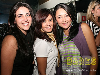 Neste domingo o Bar Santo Antônio agitou o público com repertório sertanejo Neste domingo o Bar Santo Antônio agitou o público com repertório sertanejo