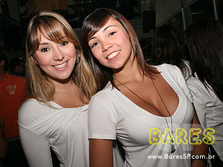 Neste domingo o Bar Santo Antônio agitou o público com repertório sertanejo Neste domingo o Bar Santo Antônio agitou o público com repertório sertanejo