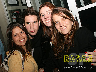 Neste domingo o Bar Santo Antônio agitou o público com repertório sertanejo Neste domingo o Bar Santo Antônio agitou o público com repertório sertanejo