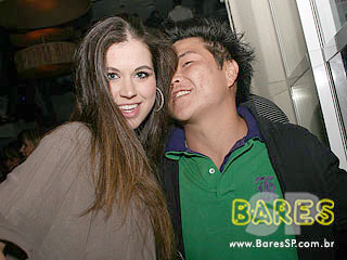 Neste domingo o Bar Santo Antônio agitou o público com repertório sertanejo Neste domingo o Bar Santo Antônio agitou o público com repertório sertanejo