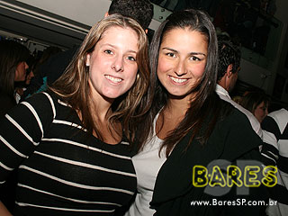 Neste domingo o Bar Santo Antônio agitou o público com repertório sertanejo Neste domingo o Bar Santo Antônio agitou o público com repertório sertanejo