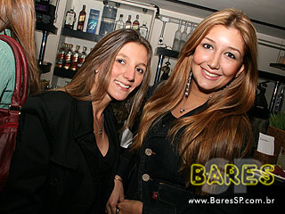 Neste domingo o Bar Santo Antônio agitou o público com repertório sertanejo Neste domingo o Bar Santo Antônio agitou o público com repertório sertanejo