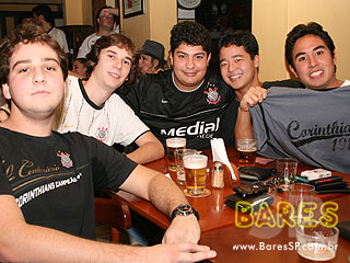 Transmissão de futebol anima Bar Municipal Transmissão de futebol anima Bar Municipal