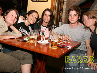 Transmissão de futebol anima Bar Municipal Transmissão de futebol anima Bar Municipal