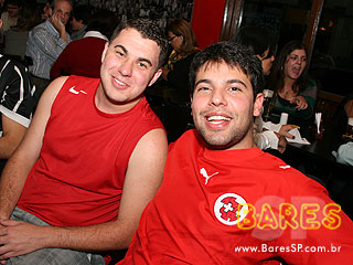 Transmissão de futebol anima Bar Municipal Transmissão de futebol anima Bar Municipal