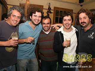 Transmissão de futebol anima Bar Municipal Transmissão de futebol anima Bar Municipal