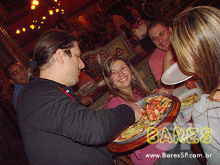 Nem tudo acaba em Pizza no mês de comemoração do Dia do Rock Nem tudo acaba em Pizza no mês de comemoração do Dia do Rock