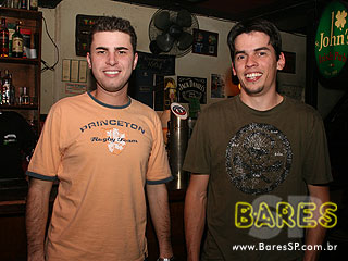 Música de qualidade no St. John's Irish Pub Música de qualidade no St. John's Irish Pub