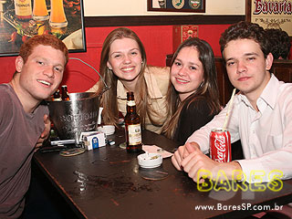 Música de qualidade no St. John's Irish Pub Música de qualidade no St. John's Irish Pub