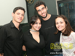 Música de qualidade no St. John's Irish Pub Música de qualidade no St. John's Irish Pub