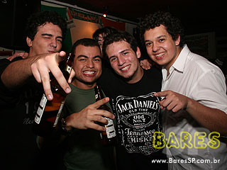 Música de qualidade no St. John's Irish Pub Música de qualidade no St. John's Irish Pub