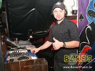 Música de qualidade no St. John's Irish Pub Música de qualidade no St. John's Irish Pub