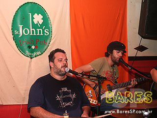 Música de qualidade no St. John's Irish Pub Música de qualidade no St. John's Irish Pub