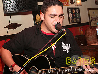 Música de qualidade no St. John's Irish Pub Música de qualidade no St. John's Irish Pub