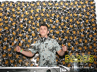 Low bpm Party agita Espaço Nações Unidas Low bpm Party agita Espaço Nações Unidas
