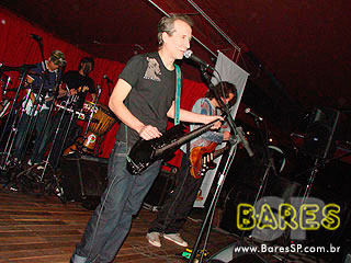 Kiko Zambianchi toca no bar Brahma Aeroclube Kiko Zambianchi toca no bar Brahma Aeroclube