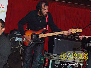 Kiko Zambianchi toca no bar Brahma Aeroclube Kiko Zambianchi toca no bar Brahma Aeroclube