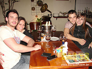 Noite agitada no Barthô - Ação Caipiry Noite agitada no Barthô - Ação Caipiry