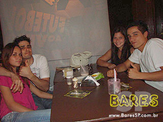 Grupo Fino Trato, Sto, Vpm na Cervejaria Capitão Gancho - Ação Caipiry Grupo Fino Trato, Sto, Vpm na Cervejaria Capitão Gancho - Ação Caipiry