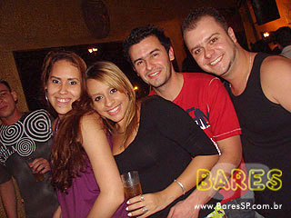 Grupo Fino Trato, Sto, Vpm na Cervejaria Capitão Gancho - Ação Caipiry Grupo Fino Trato, Sto, Vpm na Cervejaria Capitão Gancho - Ação Caipiry