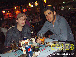 Grupo Fino Trato, Sto, Vpm na Cervejaria Capitão Gancho - Ação Caipiry Grupo Fino Trato, Sto, Vpm na Cervejaria Capitão Gancho - Ação Caipiry