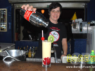 Nadhya Farid no Farol Madalena Bar - Ação Caipiry Nadhya Farid no Farol Madalena Bar - Ação Caipiry