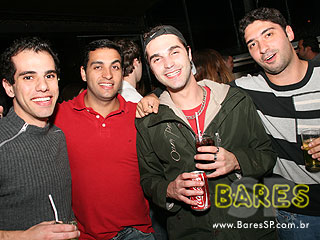 Banda Dose Tripla no Bar Martins Banda Dose Tripla no Bar Martins