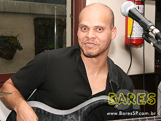 Banda Dose Tripla no Bar Martins Banda Dose Tripla no Bar Martins