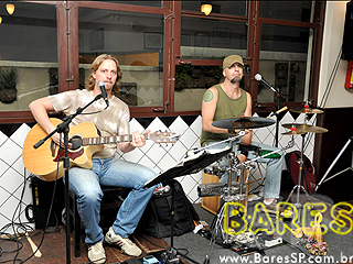 Banda Dose Tripla no Bar Martins Banda Dose Tripla no Bar Martins