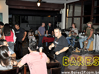 Banda Dose Tripla no Bar Martins Banda Dose Tripla no Bar Martins